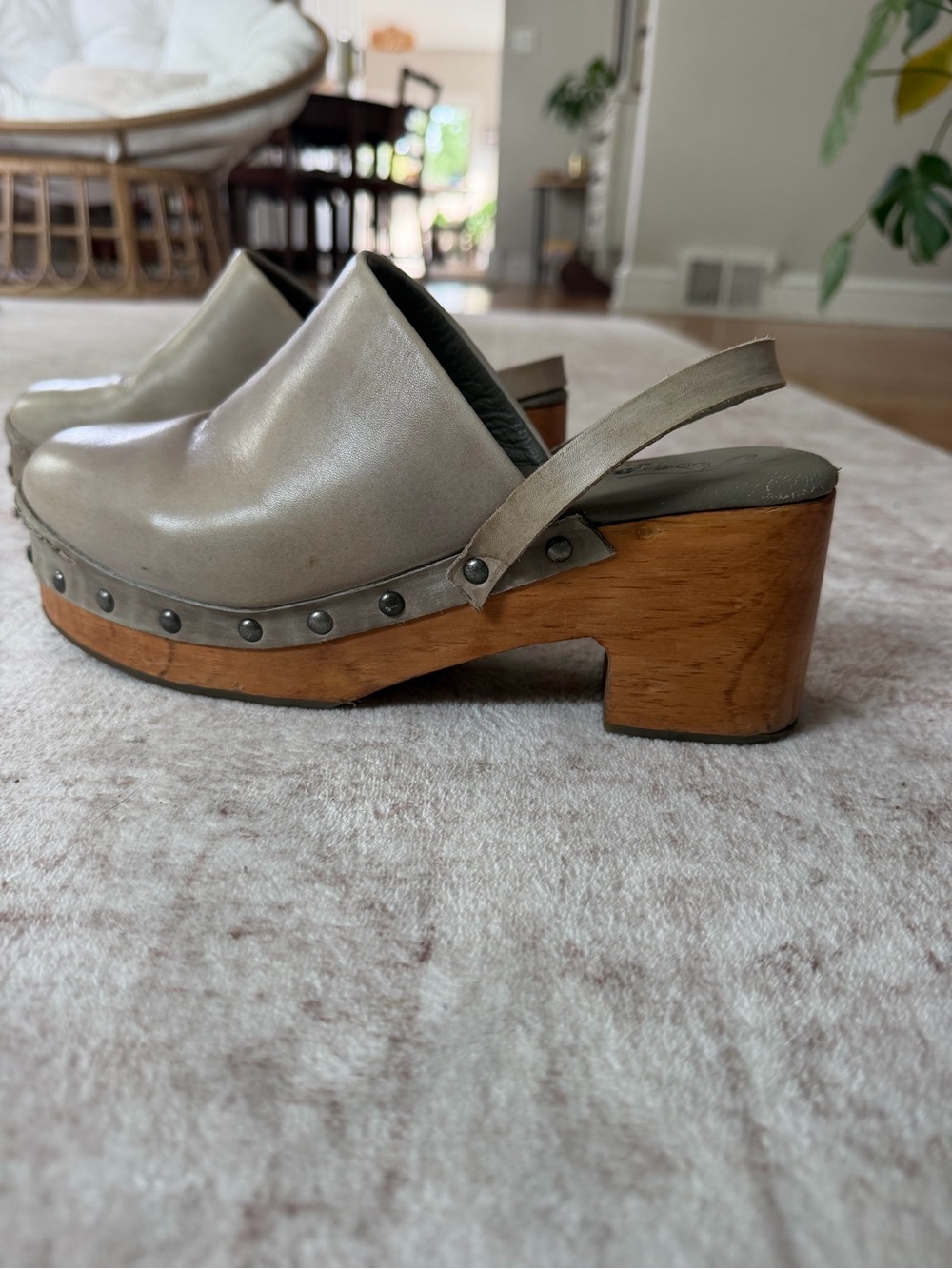Leather Slingback Clog Mules in Light Gray
